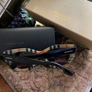Authentic BURBERRY 52 Cat Acetate logo Sunglasses